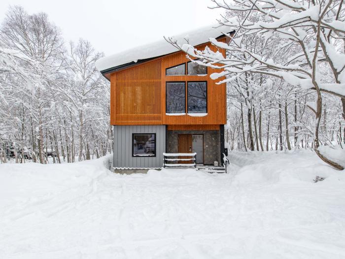A house in a snowy scene