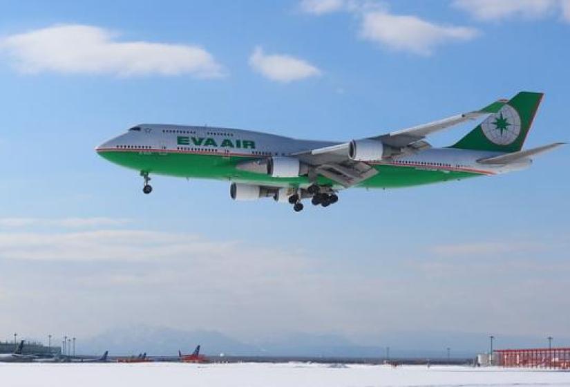 A plane touching down in Chitose