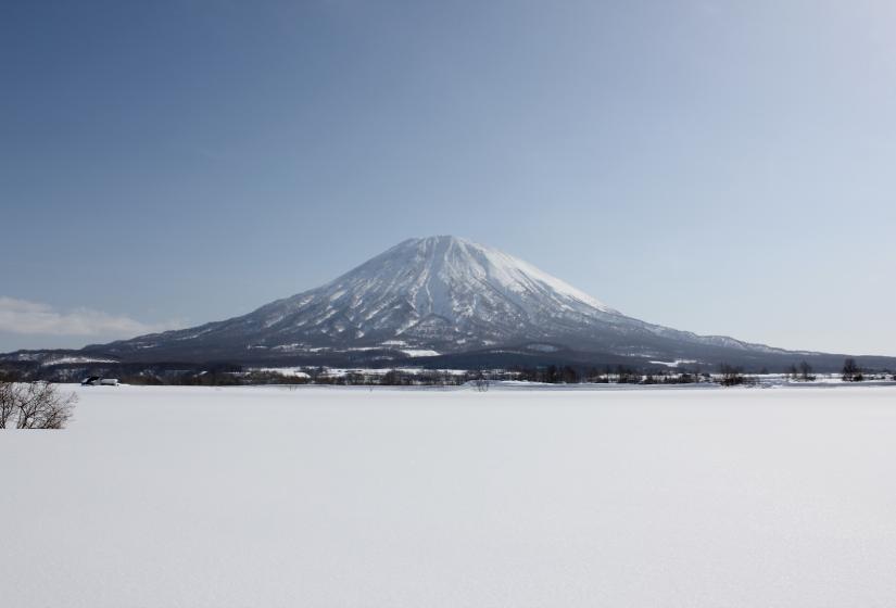 空港からの道中には羊蹄山ビュースポットも!レンタカーでお気に入りのポイントを見つけるのも◎