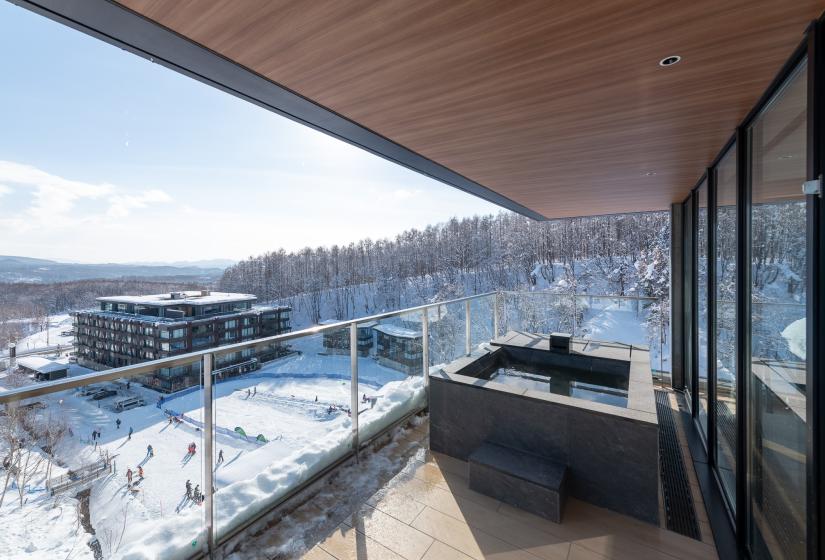 Balcony onsen with view