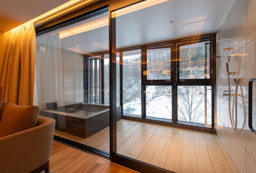 4 bedroom onsen